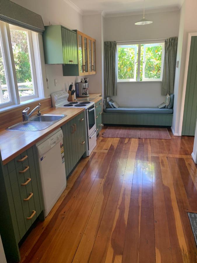 One Panama Villa Martinborough Bagian luar foto