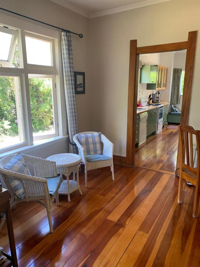 One Panama Villa Martinborough Bagian luar foto
