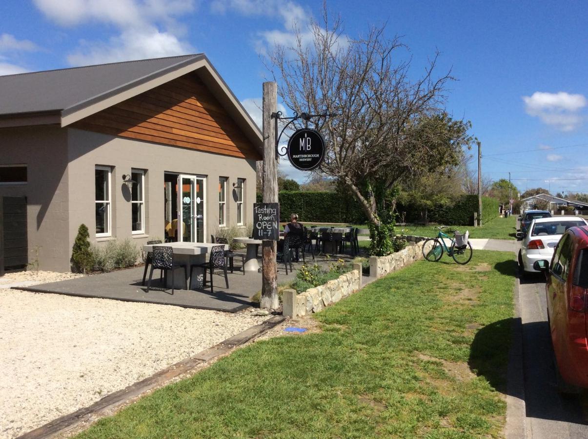 One Panama Villa Martinborough Bagian luar foto